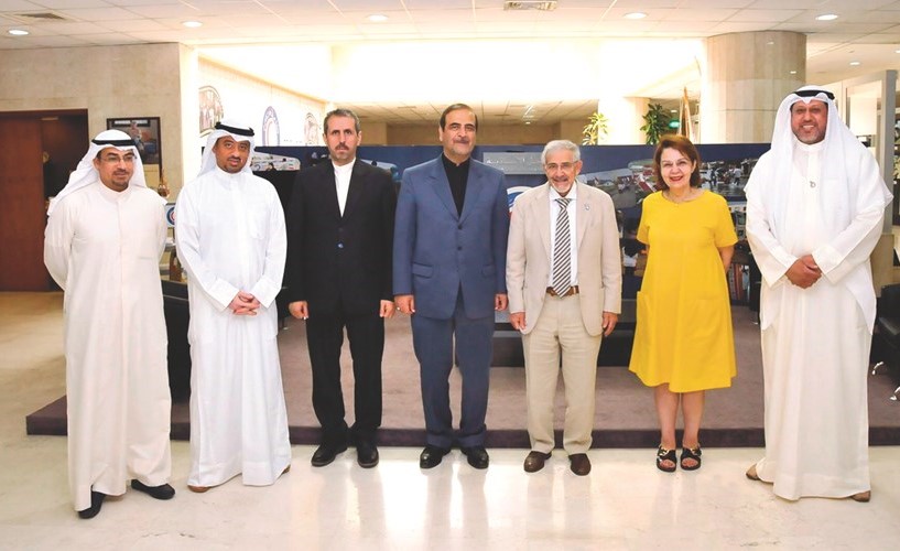 د.هلال الساير خلال استقباله السفير الايراني ﻿