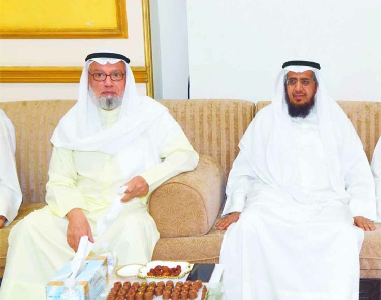 أحمد باقر مهنئا