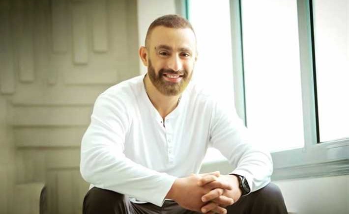 بالفيديو.. هذا الحيوان الوحيد الذي يخشاه أحمد السقا