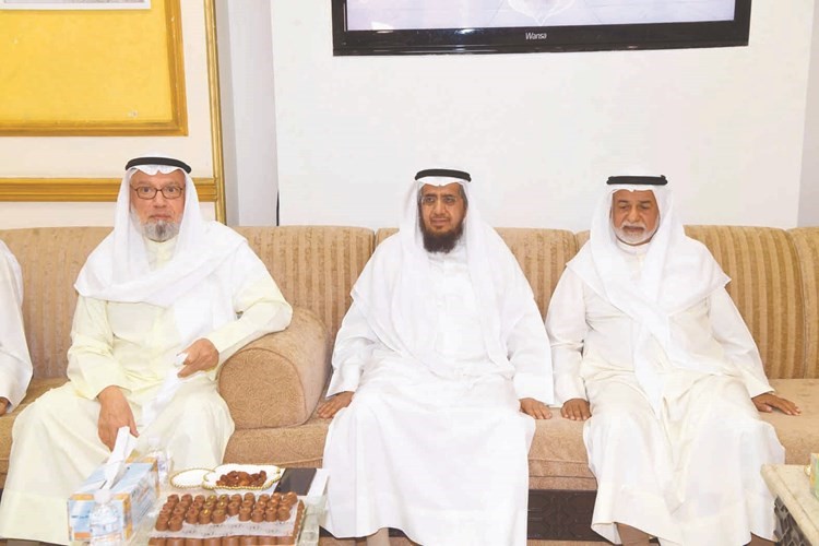 أحمد باقر مهنئا﻿