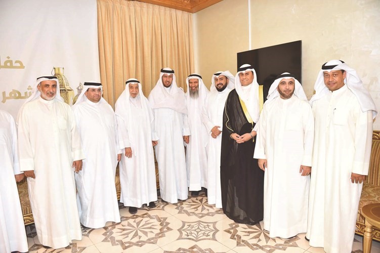 د.فهد العفاسي والشيخ د.باسل الصباح ومحمد الدلال ود.حمد المطر يهنئون ﻿