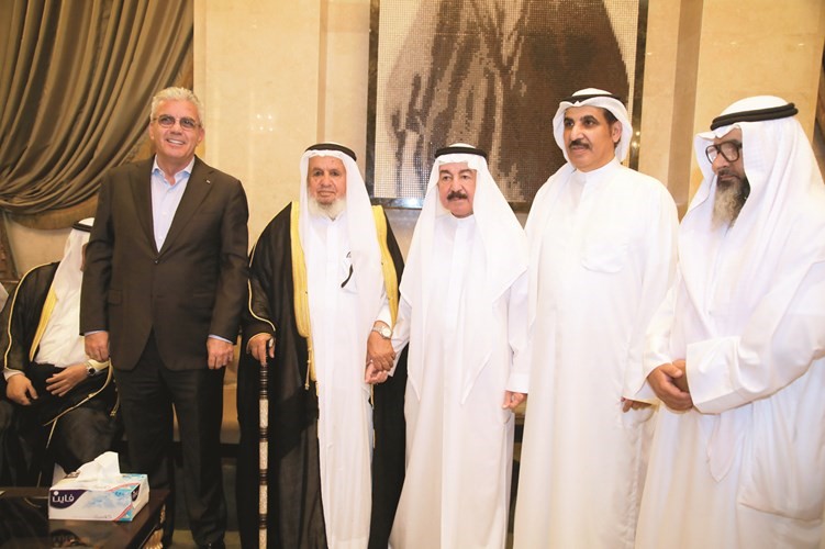 السفير الفلسطيني رامي طهبوب مباركا﻿