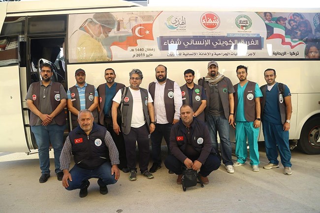 فريق الشفاء يجري 50 كشفا طبيا و30 عملية للاجئين السوريين بتركيا