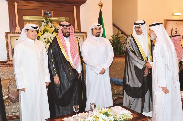 الشيخ طلال الخالد وعماد السلطان وعدد من المهنئين﻿