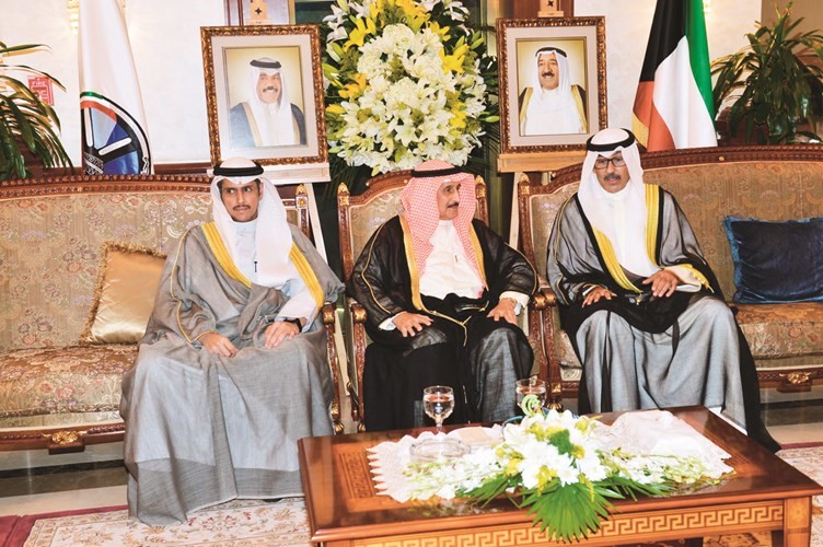 الشيخ د.إبراهيم الدعيج والشيخ عبدالله إبراهيم الدعيج يهنئان ﻿