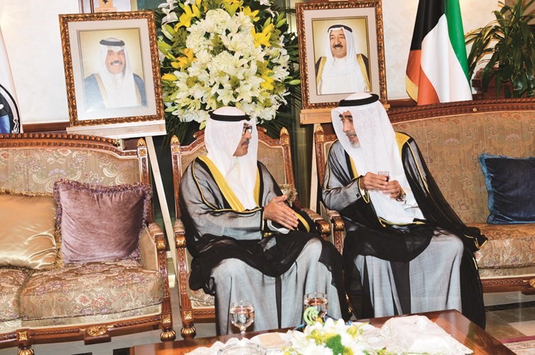 الشيخ حمد الخالد مهنئا الشيخ فواز الخالد﻿