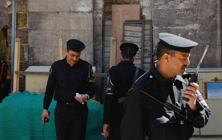 اعتقال صبي أشعل النيران في قطة ونشر الفيديو على "فيسبوك".. مبرره غريب