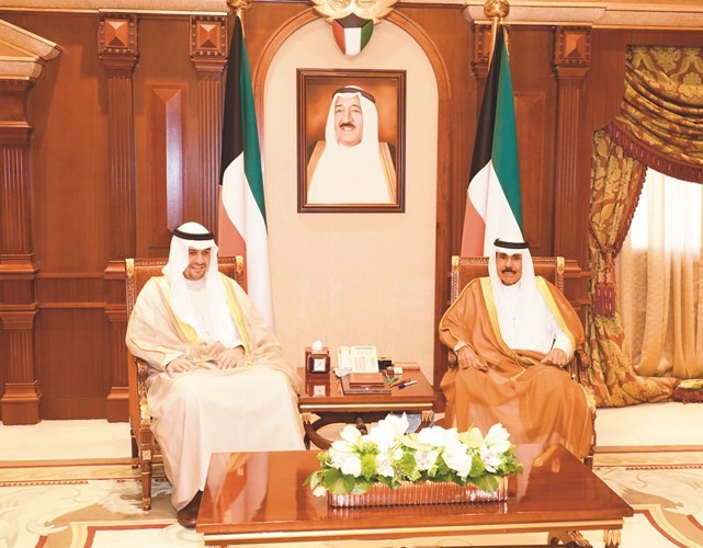سمو ولي العهد الشيخ نواف الاحمد مستقبلا انس الصالح ﻿