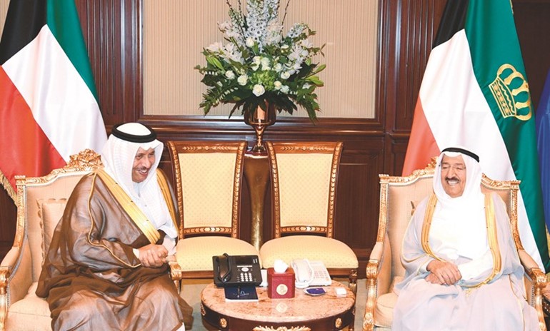 صاحب السمو الأمير الشيخ صباح الأحمد مستقبلا سمو رئيس مجلس الوزراء الشيخ جابر المبارك﻿