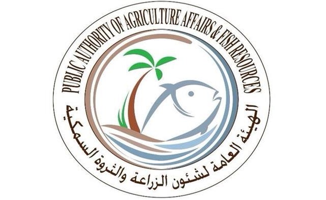 "الزراعة" تحذر من تناول أو لمس الجراد لتلوثه بمبيدات حشرية "سامة"