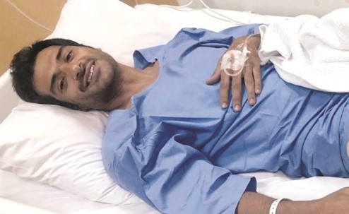علي أشكناني بعد إجراء العملية﻿