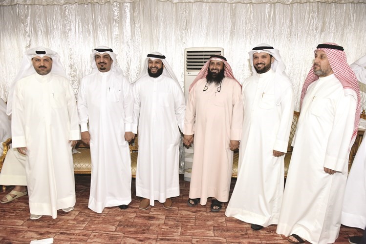 عبدالله فهاد يتلقى التهاني ﻿