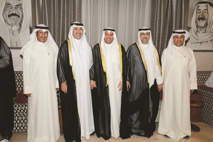الشيخ عبدالله الأحمد مهنئا ﻿