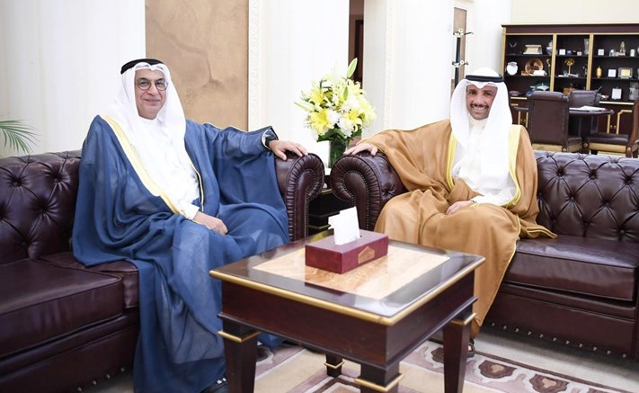 رئيس مجلس الأمة مرزوق الغانم خلال استقباله سفيرنا لدى كوبا محمد فاضل خلف﻿
