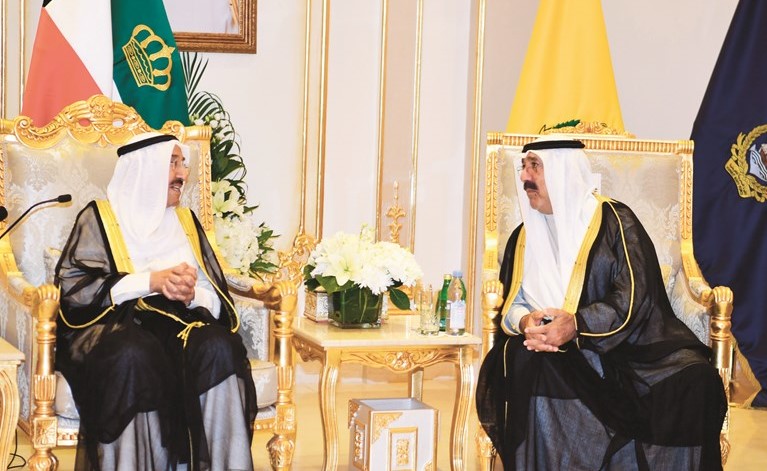 حديث بين صاحب السمو والشيخ ناصر صباح الأحمد ﻿