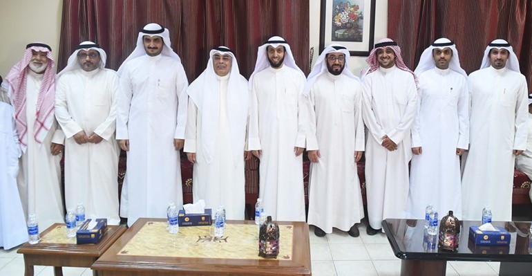 فيصل المقصيد مهنئا رئيس وأعضاء إدارة جمعية المعلمين ﻿