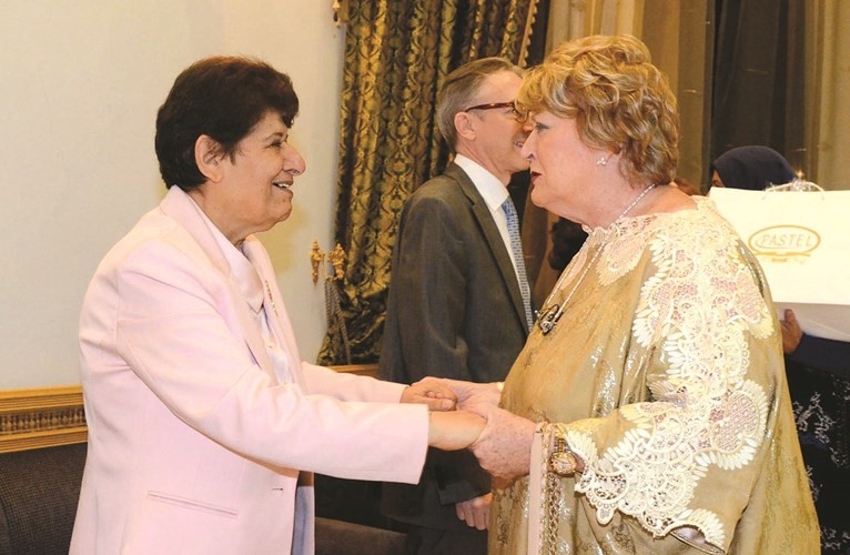 الشيخة د.رشا الصباح تتلقى التهاني﻿