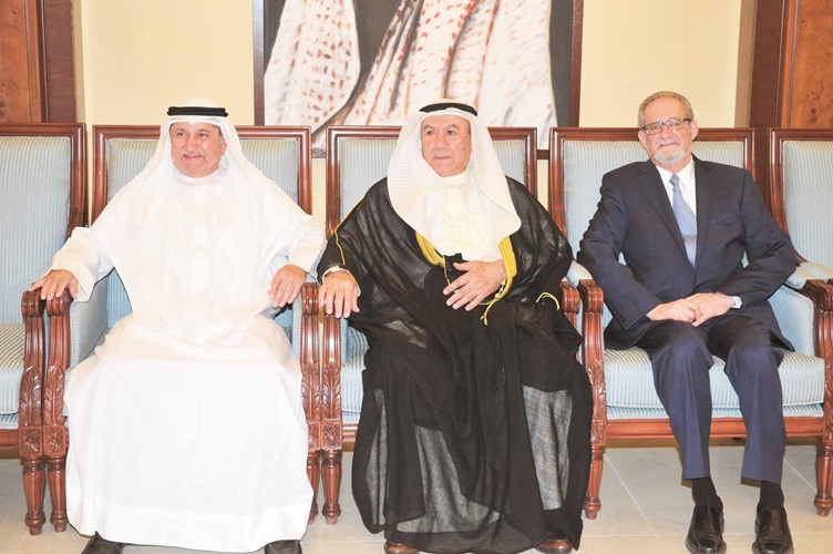 السفير الأميركي لورانس سيلفرمان يهنئ﻿