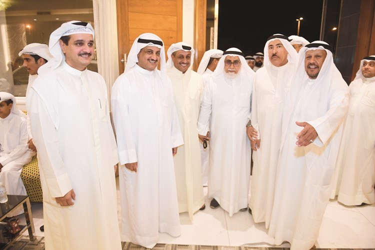 عبدالمحسن ولؤي وإياد جاسم الخرافي يقدمون التهاني﻿