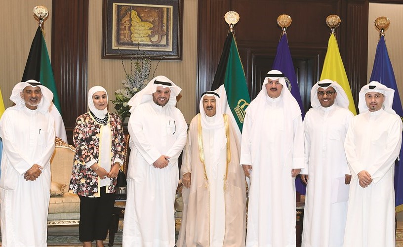 صاحب السمو الأمير مستقبلا لجنة الإشراف العليا لمؤتمر قوتنا بوحدتنا﻿