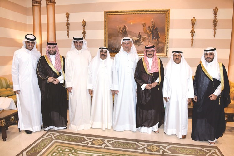 الشيخ مبارك الدعيج ومرزوق وفيصل ناصر الخرافي وعادل بهبهاني يقدمون التهاني ﻿