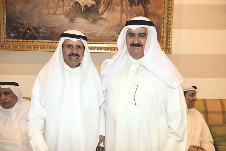 الفريق ثابت المهنا يهنئ الشيخ دعيج الخليفة ﻿