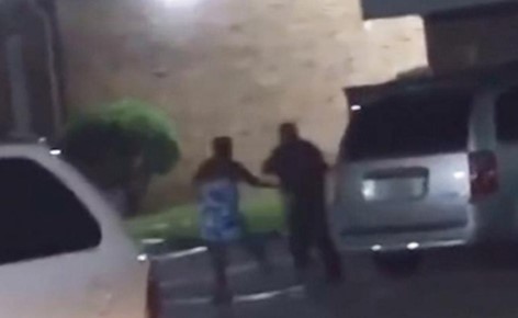 بالفيديو.. كاميرا هاتف ترصد لحظة قتل الشرطة الأمريكية لإمرأة حامل