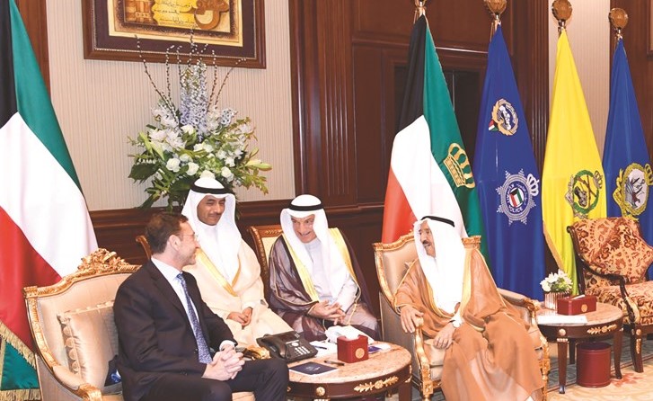صاحب السمو الامير الشيخ صباح الاحمد مستقبلا سفير إيطاليا﻿