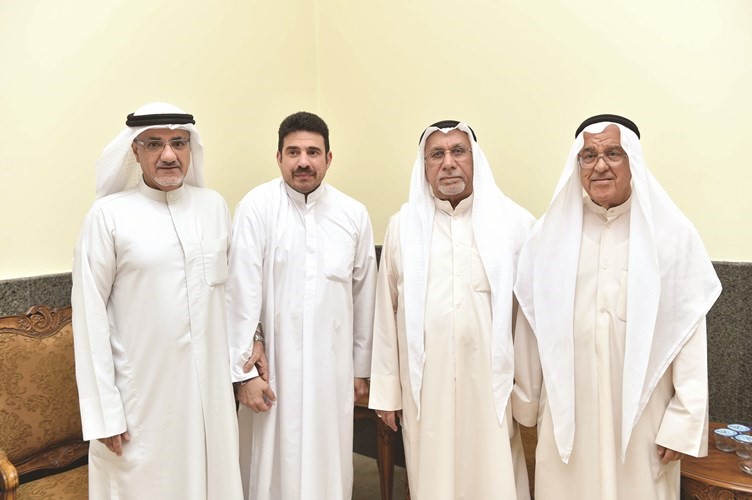 د.خليل عبدالله يتلقى التهاني﻿