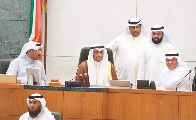 رئيس مجلس الأمة مرزوق الغانم والشيخ خالد الجراح وعبدالله فهاد والحميدي السبيعي وسعد الخنفور﻿