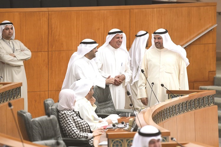 حمدان العازمي وعبدالله الرومي ود.نايف الحجرف﻿