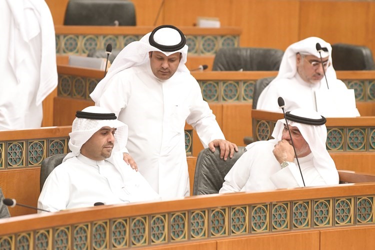 صالح عاشور وفيصل الكندري وأنس الصالح ويبدو خالد الشطي﻿