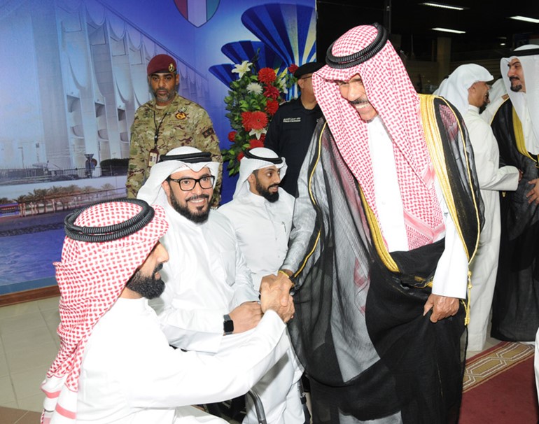  سمو ولي العهد خلال زيارة النادي الكويتي الرياضي للمعاقين