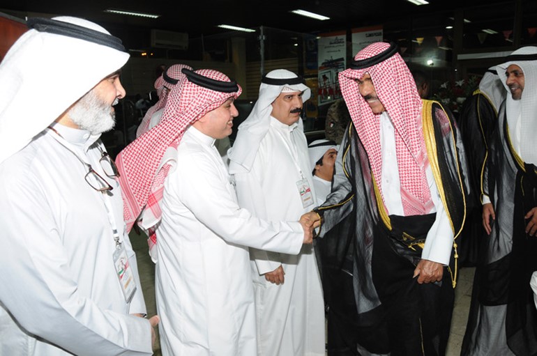 سمو ولي العهد خلال زيارة النادي الكويتي الرياضي للمعاقين