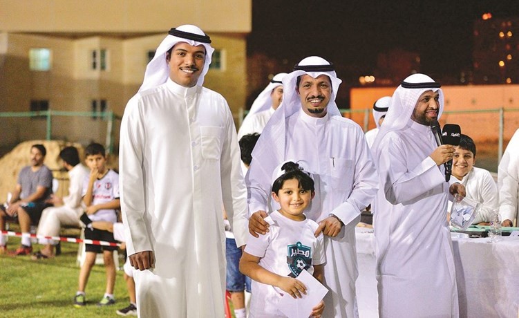 النائب ماجد المطيري يتابع مباريات البطولة ﻿