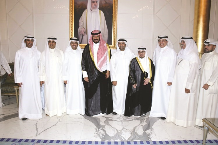 الشيخ طلال الخالد مهنئا﻿