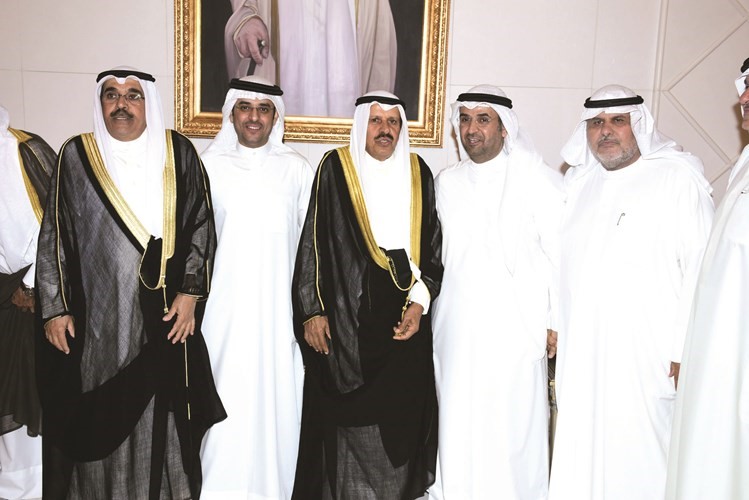 الشيخ دعيج الخليفة والشيخ فيصل المالك يهنئان﻿