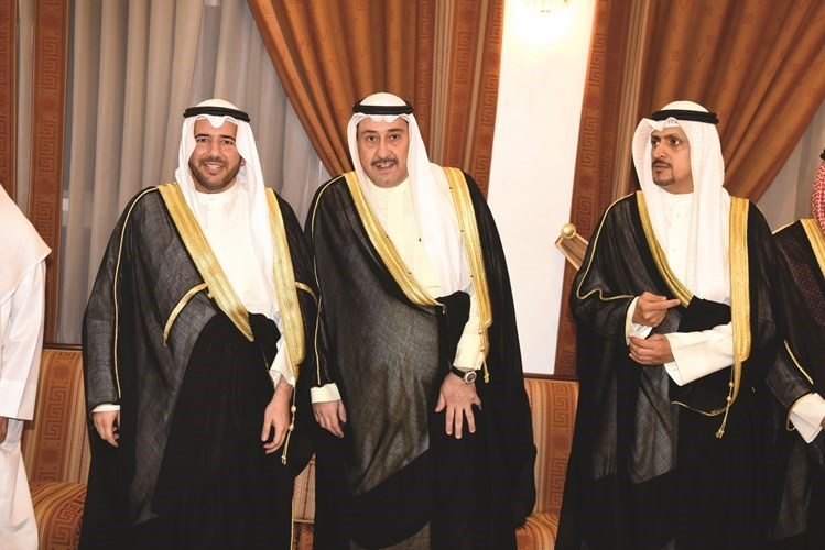 الشيخ عبدالله الأحمد مهنئا﻿
