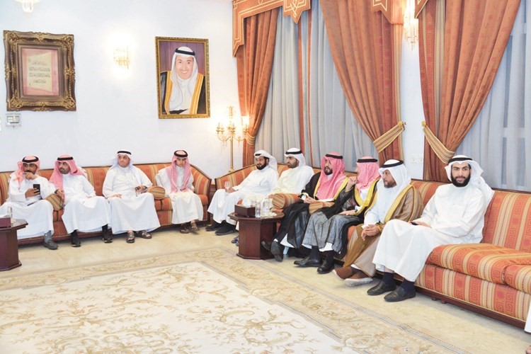 عدد من الحضور ويبدو الزميل محمد راتب﻿