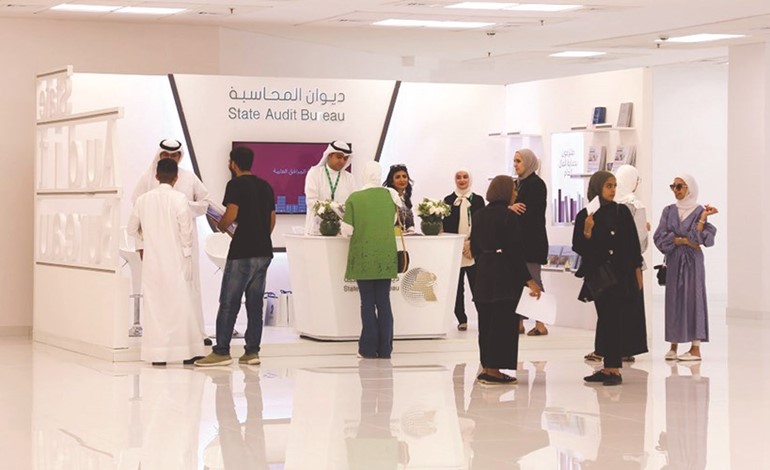 48 شركة رائدة شاركت في معرض التوظيف السادس في AUM