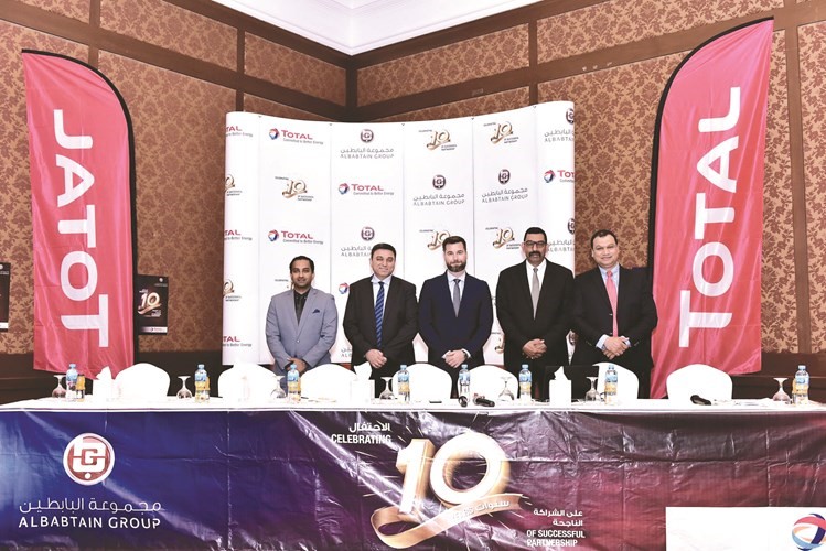 «البابطين» و«توتال» تحتفلان بـ 10 سنوات من الشراكة الناجحة بالكويت