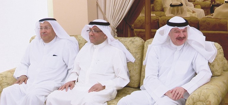 عبداللطيف السريع مع بعض الحضور ﻿