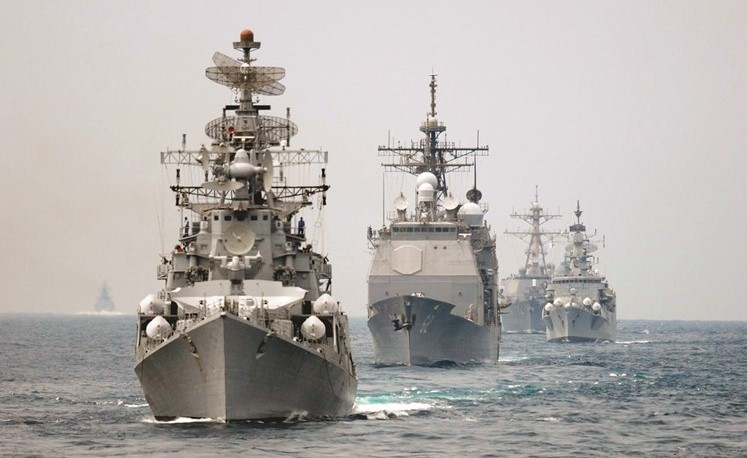 ازدياد أعداد السفن الحربية في الخليج العربي يعكس ارتفاع حالة التوتر بين الجانبين الأميركي والإيراني﻿