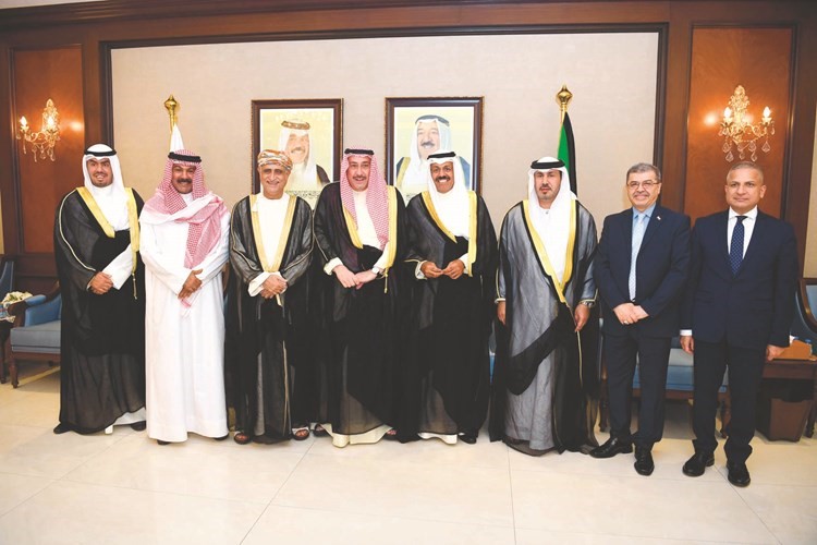 الشيخ فيصل الحمود وسفراء عمان والإمارات والعراق يهنئون ﻿