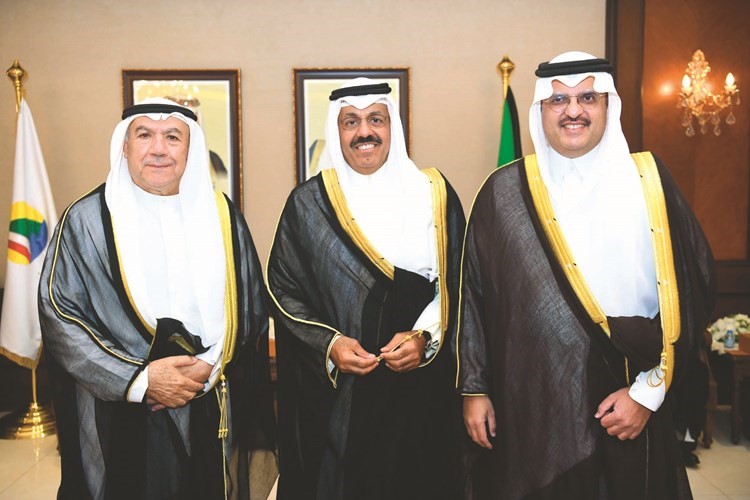 محمود بوشهري والسفير السعودي يهنئان﻿
