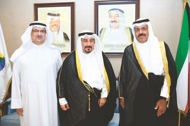 الشيخ فهد جابر العلي مهنئا﻿