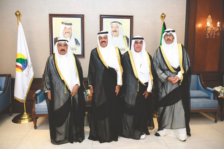 الشيخ فيصل السعود والشيخ فواز الخالد يهنئان ﻿