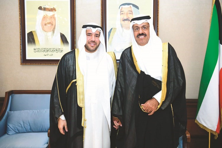 الشيخ عبدالله الأحمد مهنئا﻿