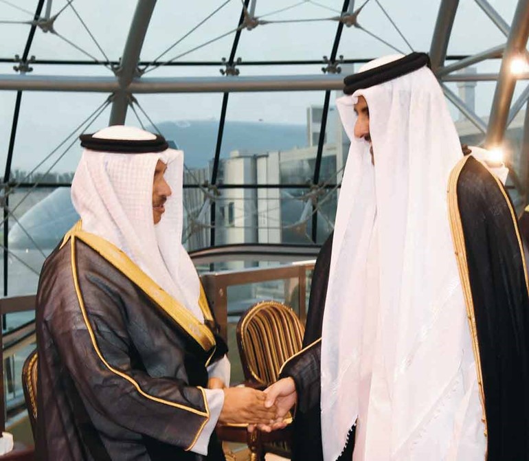 سمو الشيخ جابر المبارك في استقبال صاحب السمو الشيخ تميم بن حمد