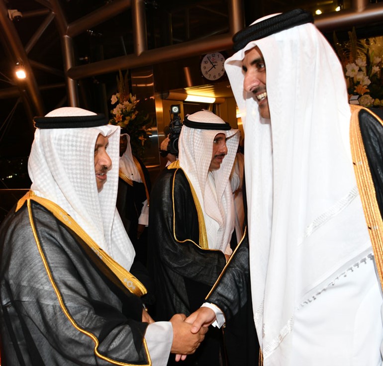 أمير دولة قطر الشقيقة يغادر البلاد بعد زيارة أخوية